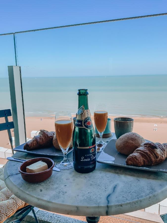 Genieten Van De Vlaamse Kust Met Prachtig Zeezicht De Haan Exteriör bild