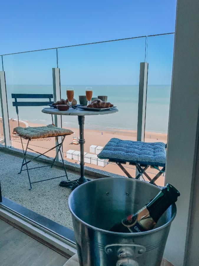 Genieten Van De Vlaamse Kust Met Prachtig Zeezicht De Haan Exteriör bild